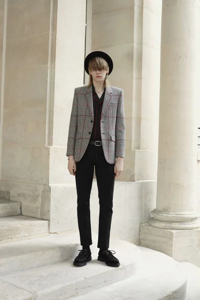 Look 43